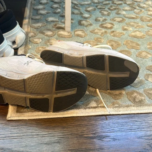 On Running Athletic Shoes White CloudGo - Picture 4 of 5